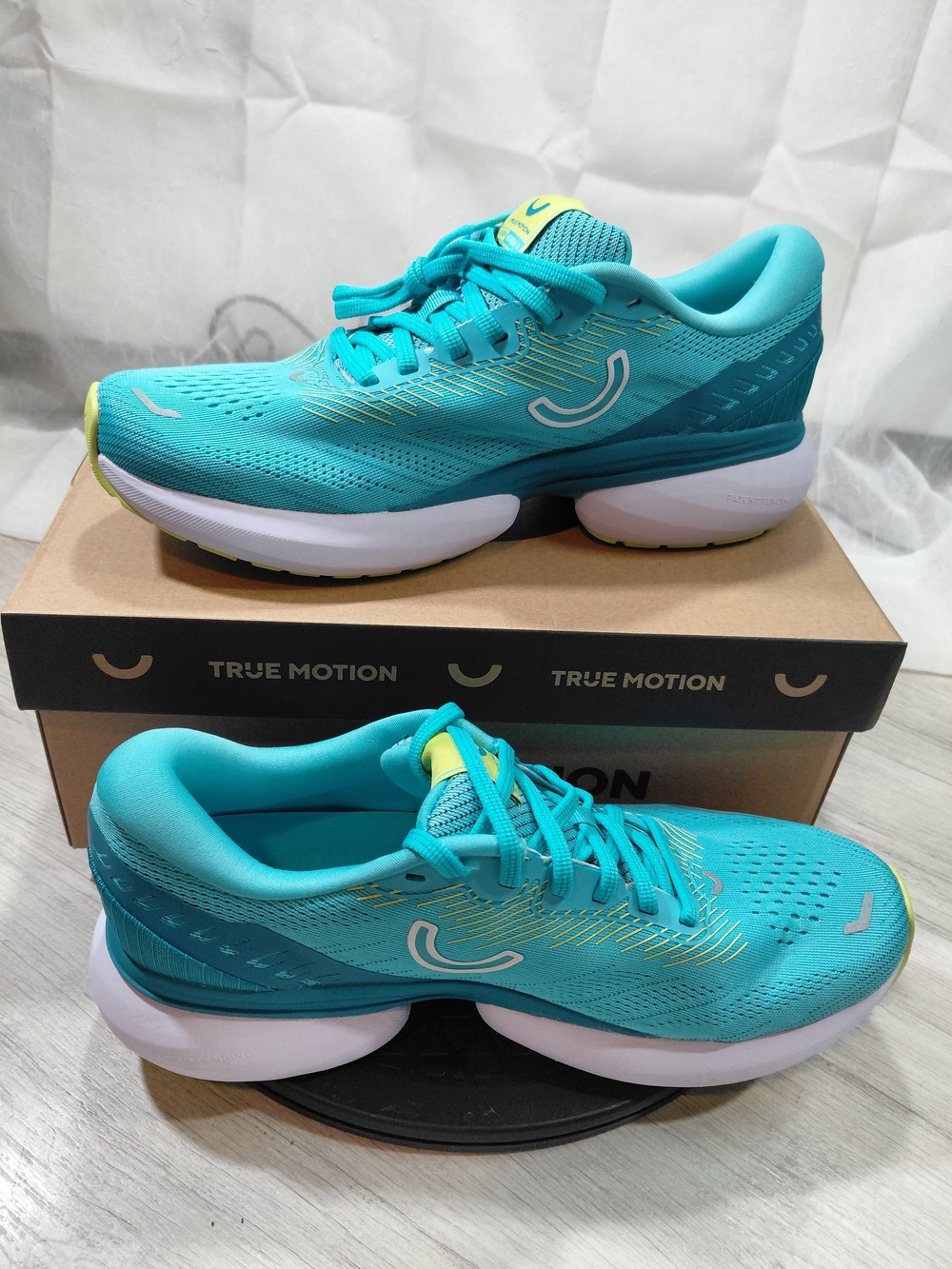 NEW True Motion Womens U-TECH Nevos 3 Scuba Blue & Lime Running Shoes SIZE 9.5 - Picture 11 of 15
